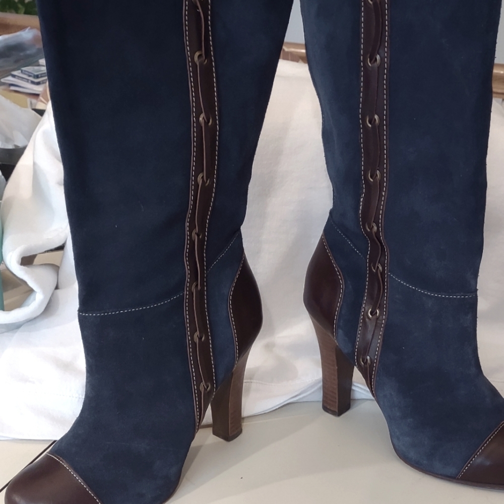 LL BEANS WOMEN'S HIGH HEEL BLUE SUEDE BOOTS SIZE 8 AND 1/2
